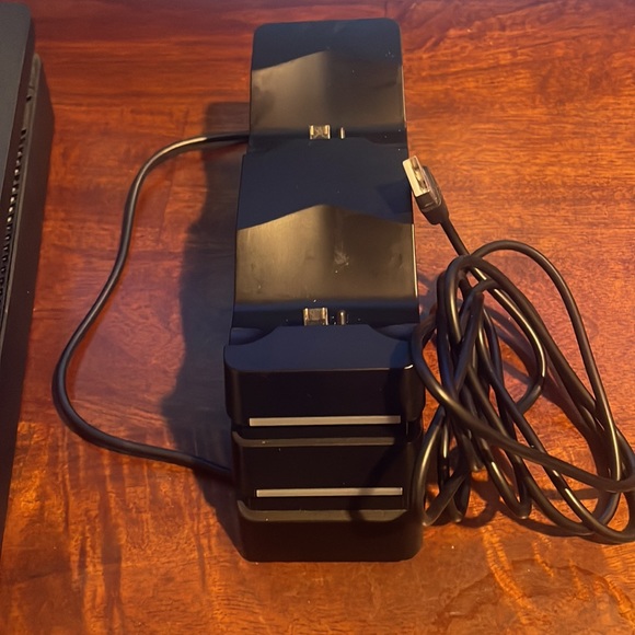 SONY PS4 Bundle - Picture 3 of 11